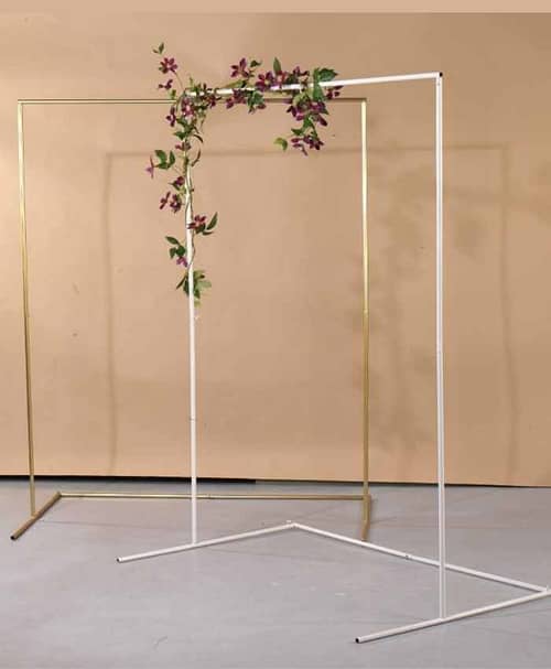 Immagine e commerce Arco sposi rettangolare metallo oro ampia base appoggio cm 160 h200