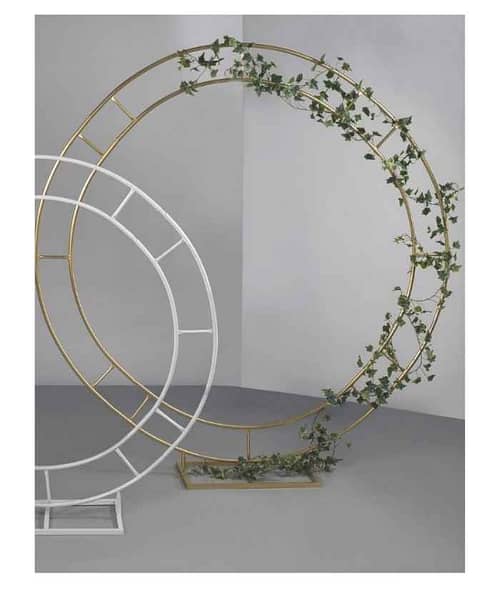 Immagine e commerce Struttura doppio cerchio per fiori in metallo dorato diametro 150 cm