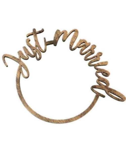 Immagine e commerce Cerchio in legno chiaro con scritta JUST MARRIED cm 55x42 h1