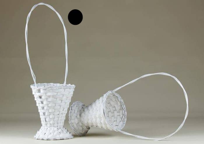 Immagine-e-commerce-Cesto bianco svasato manico lungo per fiori diametro 23 cm