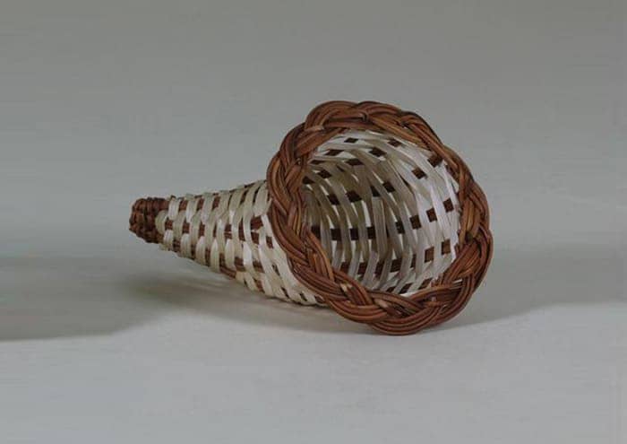 Immagine-e-commerce-Cornucopia in vimini naturale bicolore diametro 12,5 h20 cm