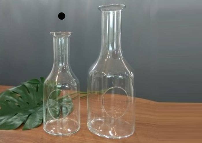 Immagine e commerce Bottiglia in vetro forma classica con foro anteriore alta 39 cm