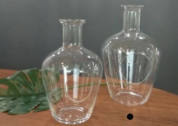 Immagine e commerce Bottiglia in vetro forma bombata con foro anteriore alta 44 cm