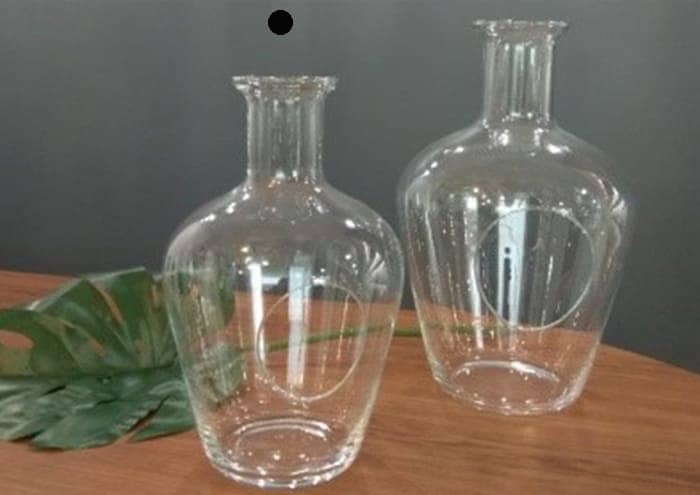 Immagine e commerce Bottiglia in vetro forma bombata con foro anteriore alta 37 cm
