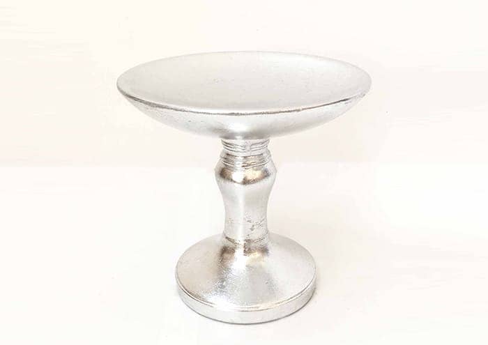 Immagine e commerce Alzata in resina colore argento alta 32 cm