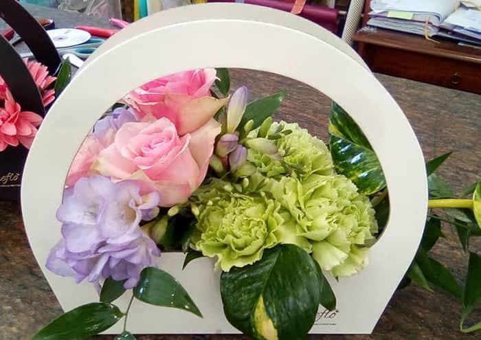 shorty-bag-small-confezione-regalo-per-fiori-scatole-per-fiori-avorio-elegante-1