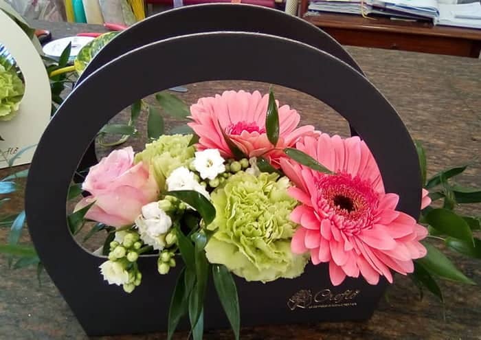 shorty-bag-small-confezione-regalo-per-fiori-scatole-per-fiori-nero-opaco-1