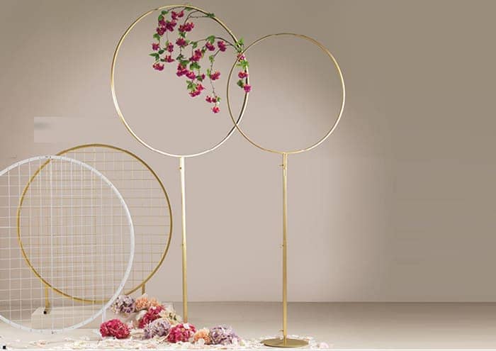 Immagine e commerce Serie 2 cerchi su piedistallo diametro 75 e 100 cm colore oro *** Disponibile dal 31-05-2022