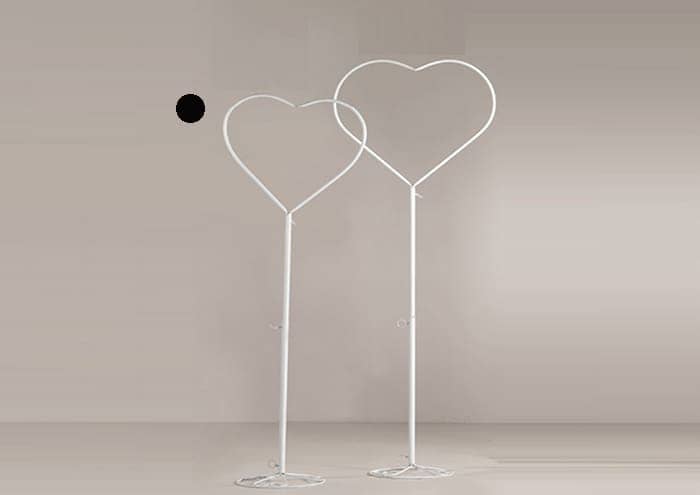 Immagine e commerce Alzata in metallo con cuore alta 170 cm colore bianco *** Disponibile da 31 maggio