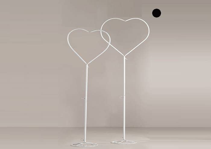 Immagine e commerce Alzata in metallo con cuore alta 180 cm colore bianco *** Disponibile da 31 maggio