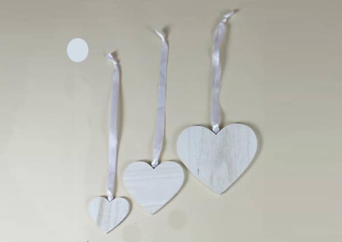 Set-6-Cuori-legno-naturale-cordoncino-raso-cm-10x10
