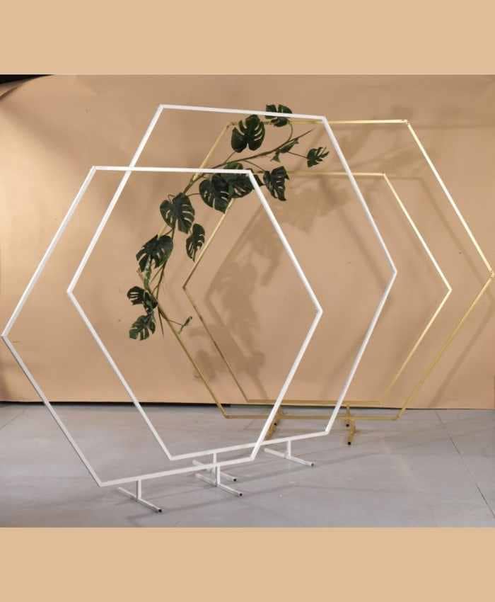 Immagine e commerce Esagono metallo oro grande con base appoggio per addobbi floreali cm 200
