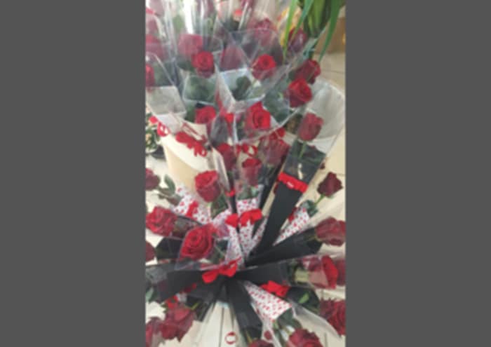 Pacchetto "Ti Amoro" 45 confezioni per rose singole Assortite - immagine 23