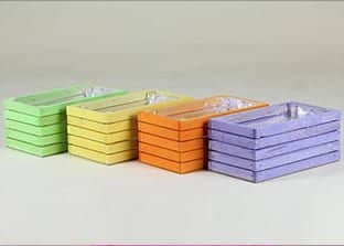 Cassette di legno colorate
