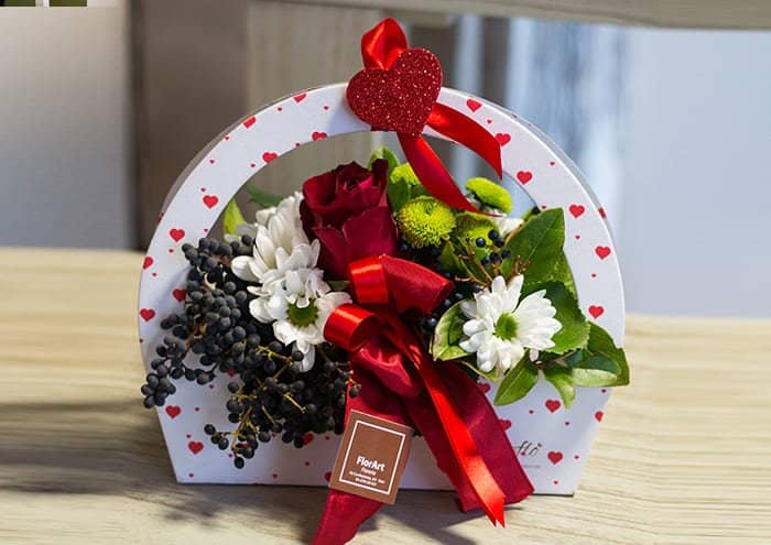 Flower bags Creflò con rosa e decorazioni cuore - scatole per fiori