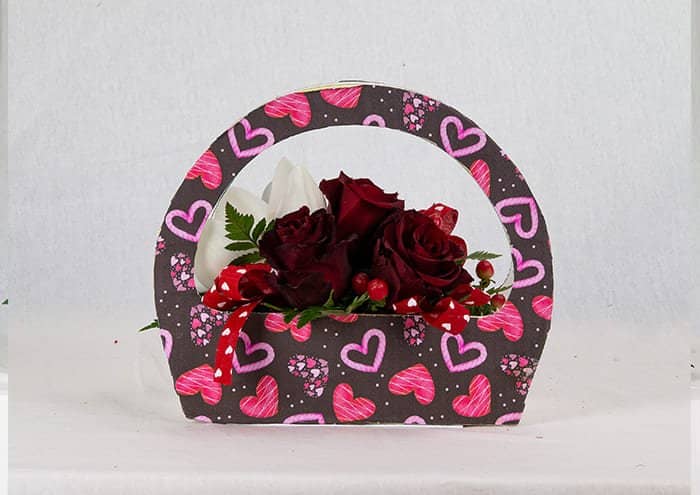 shorty-bag-small-confezione-regalo-per-fiori-scatole-per-fiori-Fantasia-di-cuori-fondo-nero-1