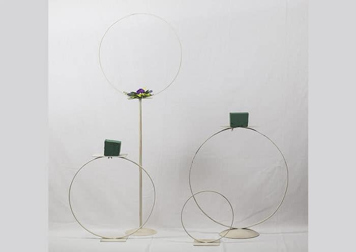 Strutture in ferro per addobbi a forma di anello con proporzioni 8-5-3