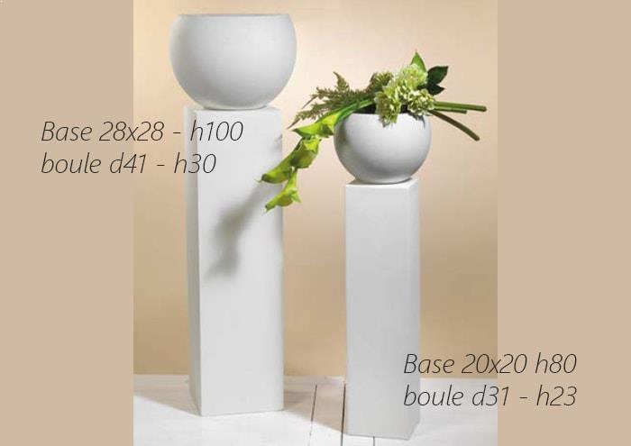 Serie 2 colonne in vetroresina con boule alte 103 e 130 cm