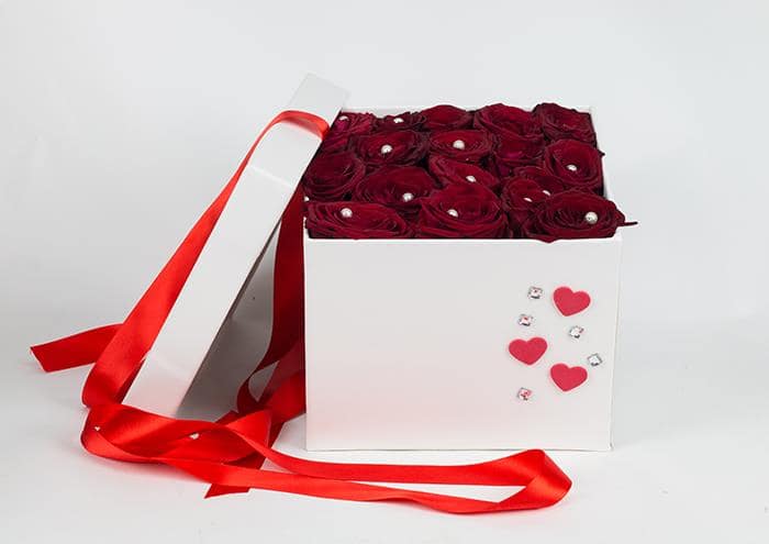 Cubeflo’ Prestige middle luxury edition scatola per fiori fatta a mano cm 20 ecopelle avorio