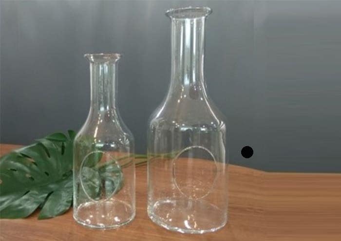 Immagine e commerce Bottiglia in vetro forma classica con foro anteriore alta 48 cm