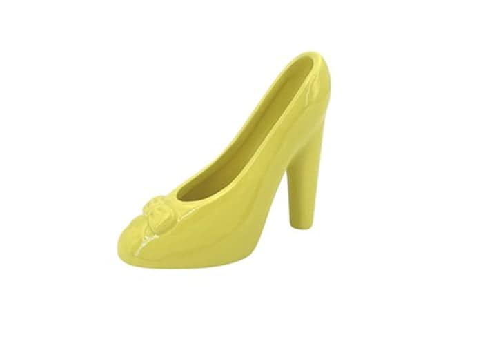 vasetto-ceramica-a-forma-di-scarpetta-con-fiocchetto-gialla