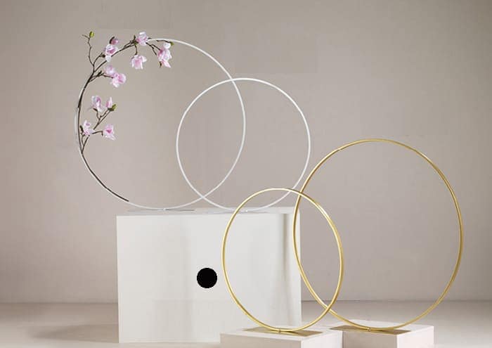 AR01008G-cerchio-con-base-per-allestimenti-di-eventi-d.75-cm-colore-oro