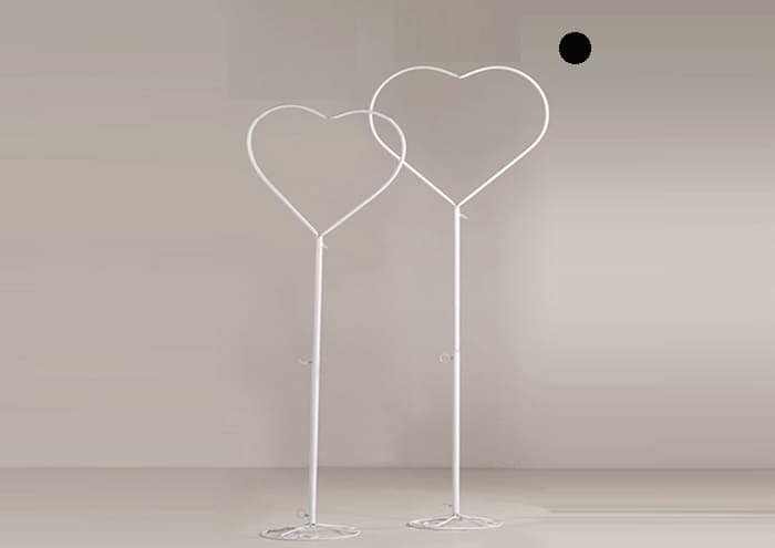 Immagine e commerce Alzata in metallo con cuore alta 180 cm colore bianco *** Disponibile da 31 maggio