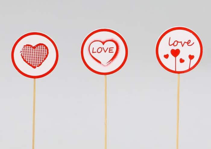 serie-12-pick-tondo-in-legno-3-fantasie-love