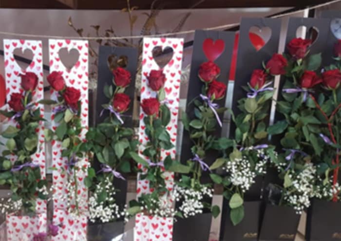 Pacchetto "Ti Amoro" 45 confezioni per rose singole Assortite - immagine 17