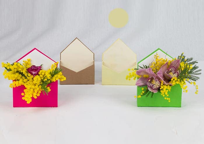 Letterflo' mini Flower box forma lettera cm 18 giallo delicato