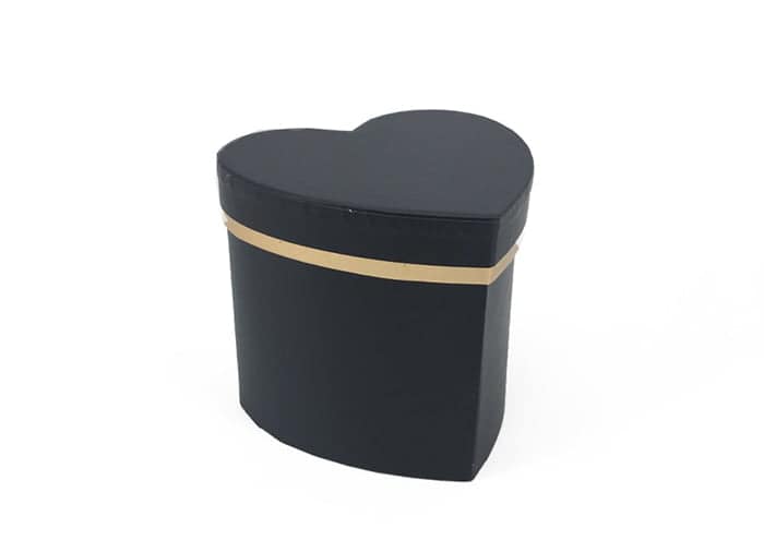 Scatola-a-forma-di-cuore-piccola-nera