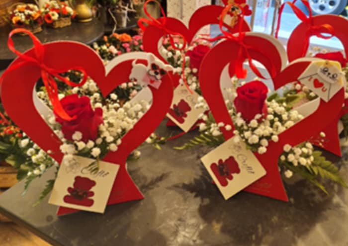 cuore-bag-piccola-flower-bag-a-forma-di-cuore-immagine-