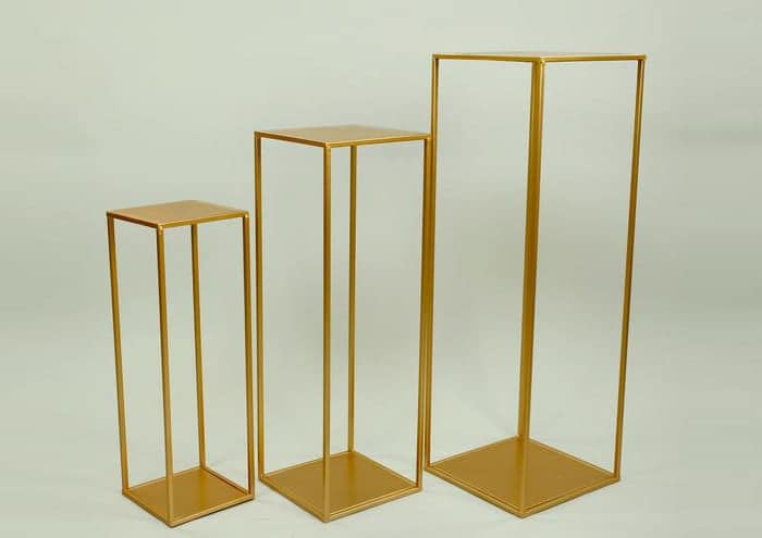 serie-3-alzate-quadrate-in-metallo-oro-alte-90-cm