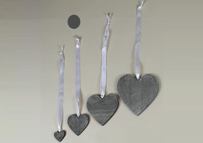 immagine e-commerce Set-6-Cuori-legno-grigio-cordoncino-raso-cm-10x10