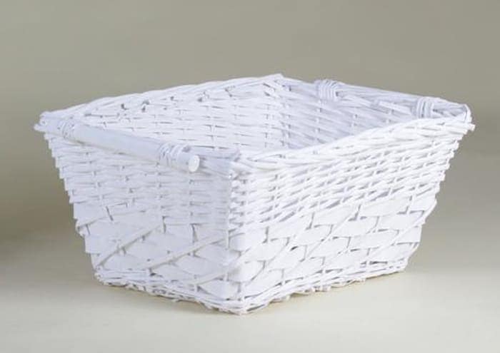 Cestino rettangolare con pizzo bianco